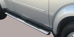 Boční ochranné oválné nerezové nášlapy s plastovými prolisy