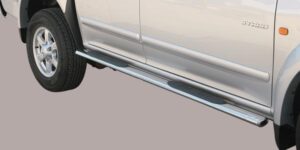 Boční ochranné oválné nerezové nášlapy s plastovými prolisy