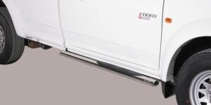 Boční ochranné oválné nerezové nášlapy s plastovými prolisy