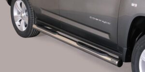 Boční ochranné nerezové nášlapy s plastovými prolisy - tyč