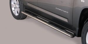 Boční ochranné oválné nerezové nášlapy s plastovými prolisy