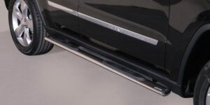 Boční ochranné oválné nerezové nášlapy s plastovými prolisy