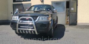 TA Přední ochranný nerezový rám s led přídavným světlem se zuby pro Mitsubishi Pajero sport