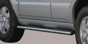 Boční ochranné oválné nerezové nášlapy s plastovými prolisy