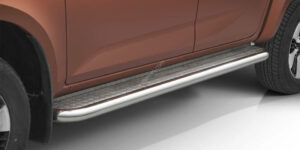 ST Boční ochranné nerezové celonášlapy pro Isuzu D-Max 2020