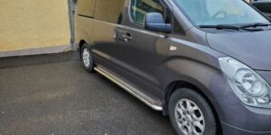 Boční ochranné nerezové nášlapy s prolisy pro Huyndai H1 Facelift