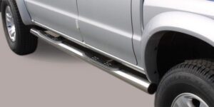 Boční ochranné nerezové nášlapy s plastovými prolisy - tyč