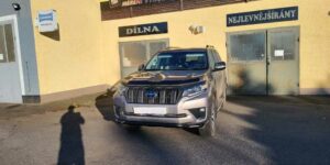 ME Přední ochranný nerezový rám - tyč černá se spodním plechem pro Toyota Land Cruiser 150