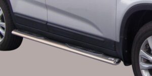 Boční ochranné oválné nerezové nášlapy s plastovými prolisy