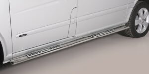 Boční ochranné oválné nerezové nášlapy s hliníkovými prolisy