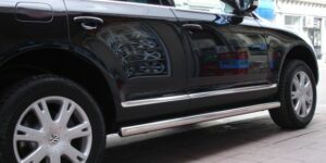 Boční nášlapy (trubky, nerezové) pro Volkswagen Touareg do 2006