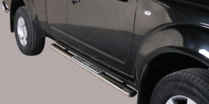 Boční ochranné oválné nerezové nášlapy s hliníkovými prolisy pro Nissan Navara