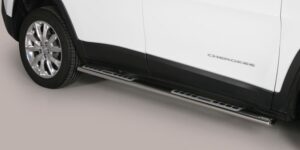 Boční ochranné oválné nerezové nášlapy s hliníkovými prolisy