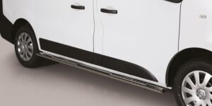 Boční ochranné oválné nerezové nášlapy s hliníkovými prolisy pro Nissan NV 300