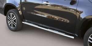 Boční ochranné oválné nerezové nášlapy s hliníkovými prolisy