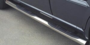 Boční ochranné nerezové nášlapy s plastovými prolisy Hyundai Terracan