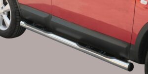 Boční ochranné nerezové nášlapy s plastovými prolisy pro Nissan Qashqai 2007-