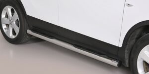 Boční ochranné nerezové nášlapy s plastovými prolisy - tyč