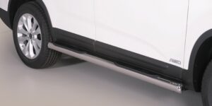 Boční ochranné nerezové nášlapy s plastovými prolisy - tyč