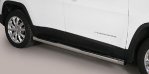 Boční ochranné nerezové nášlapy s plastovými prolisy - tyč