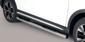 Boční ochranné nerezové nášlapy s plastovými prolisy - tyč