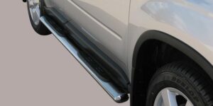 Boční ochranné oválné nerezové nášlapy s plastovými prolisy pro Nissan X-Trail od 2001