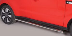 Boční ochranné oválné nerezové nášlapy s plastovými prolisy