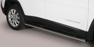 Boční ochranné oválné nerezové nášlapy s plastovými prolisy