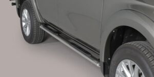 Boční ochranné oválné nerezové nášlapy s plastovými prolisy Fiat Fullback/Mitsubishi L200