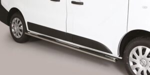 Boční ochranné oválné nerezové nášlapy s plastovými prolisy pro Nissan NV 300