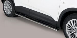 Boční ochranné oválné nerezové nášlapy s plastovými prolisy