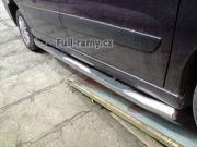 Boční ochranné oválné nerezové nášlapy s plastovými prolisy