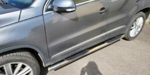 TA boční ochranné nerezové nášlapy trubka s prolisy pro Volkswagen Tiguan