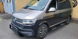 TA Boční oválné ochranné nerezové nášlapy černé s hliníkovými prolisy pro Volkswagen T6.1