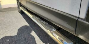 MI Boční nerezové nášlapy s plastovými prolisy pro Audi Q7 (kód: 120-4290)