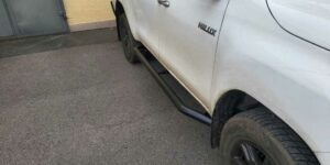 TA Boční nerezové nášlapy s nerez černé pro Mitsubishi L200