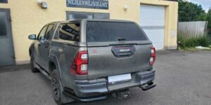 TA Zadní ochranné nerezové dvojité rohy černé pro Toyota Hilux