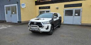 TA Přední ochranný nerezový rám se zuby pro Toyota Hilux