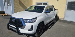 TA Boční ochranné nerezové nášlapy s prolisy černé průměr 76 mm pro Toyota Hilux