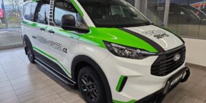 TA Boční ochranné nerezové celonášlapy černé pro Ford Tourneo Custom 2023