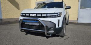 TA Přední ochranný nerezový rám s led přídavným světlem pro Dacia Duster 2024>